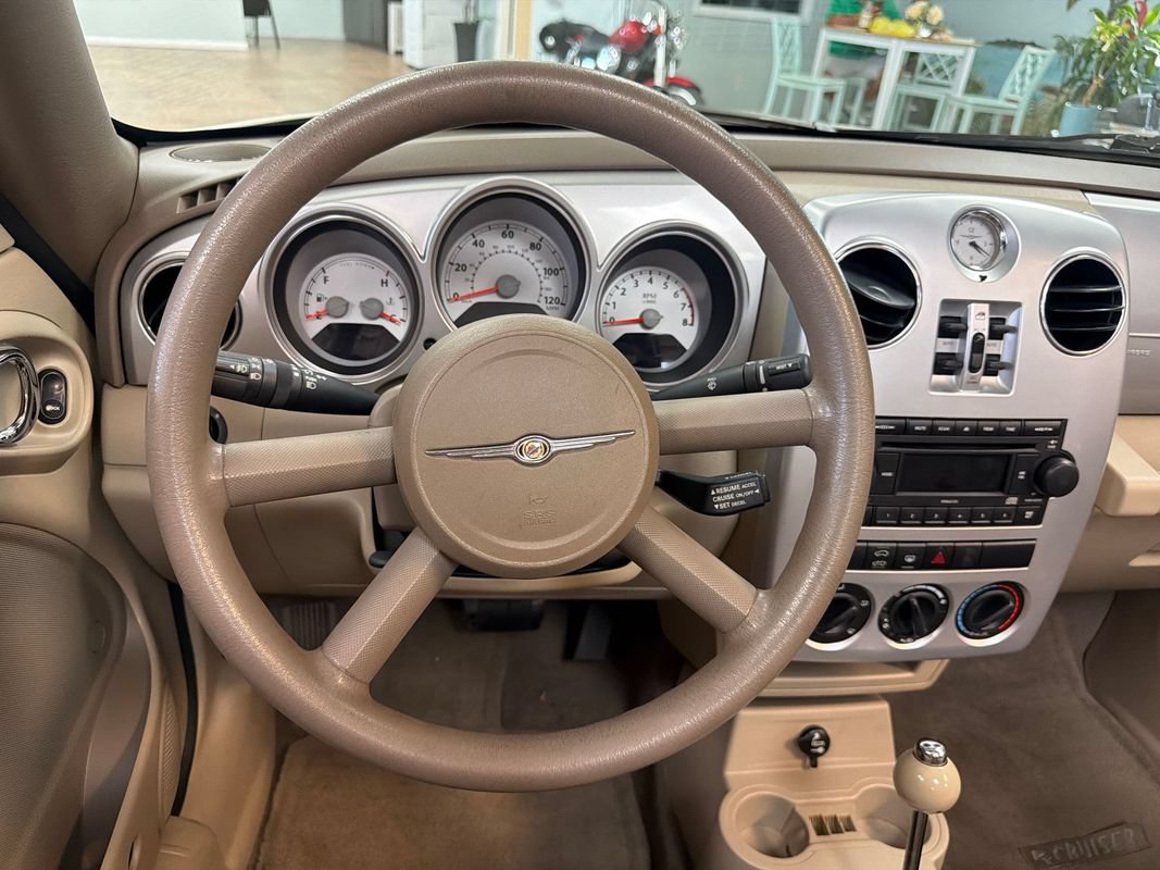 Used 2008 Chrysler PT Cruiser Convertible FWD image 19
