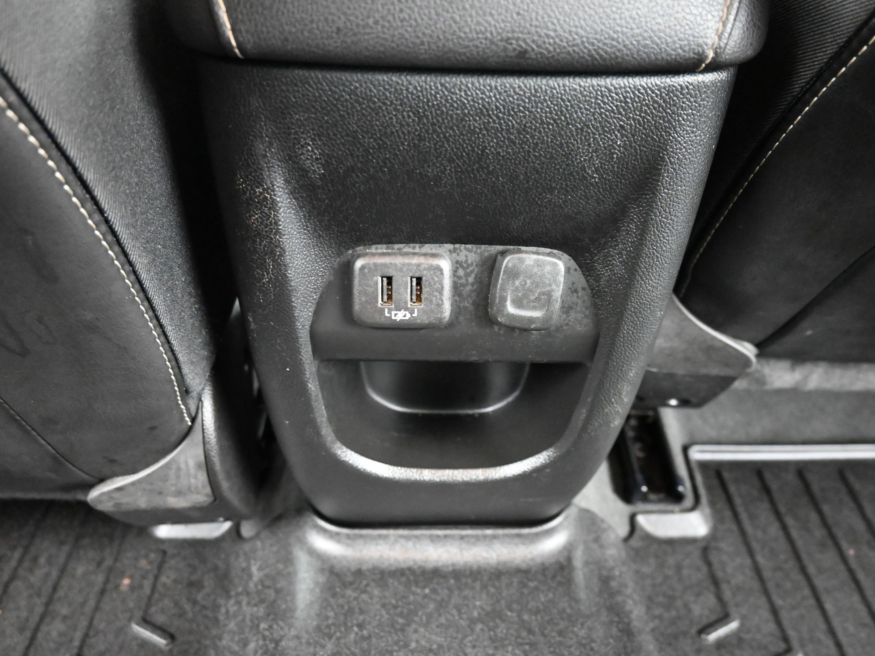 Used 2022 GMC Canyon Denali image 13