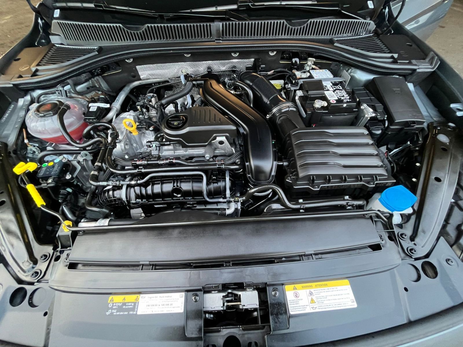 Used 2025 Volkswagen Jetta SE image 33