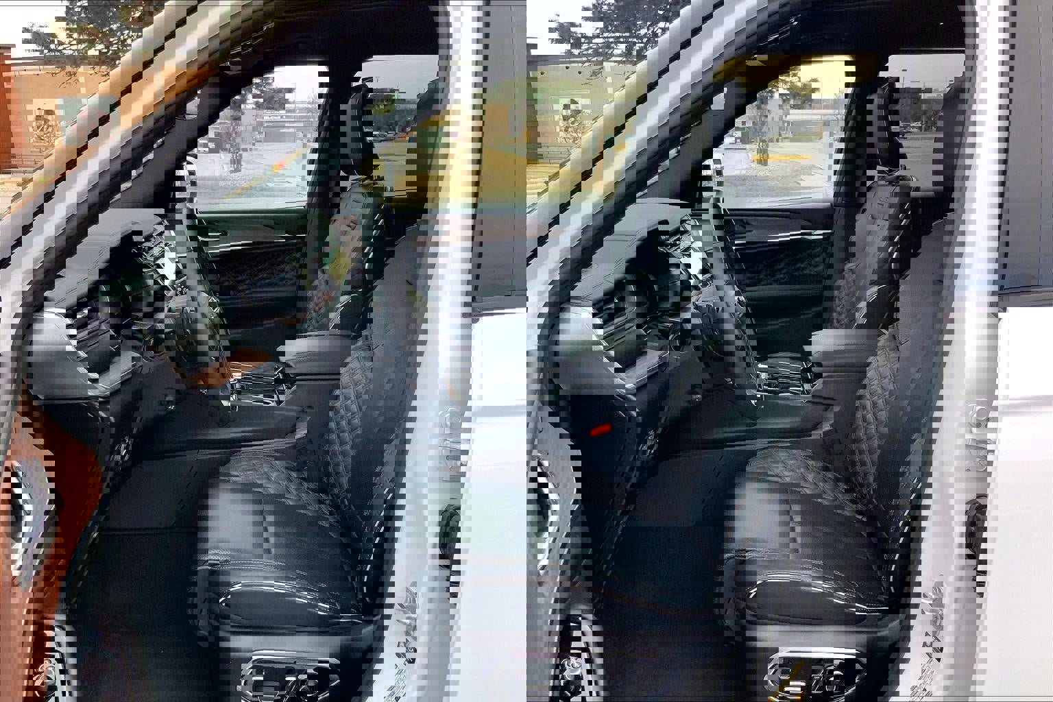 Used 2025 Jeep Grand Cherokee L Summit w/ Obsidian Package AWD/4WD image 22