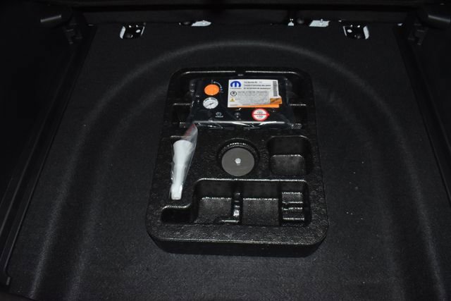 New 2026 Jeep Compass Latitude w/ Sun and Sound Group image 33