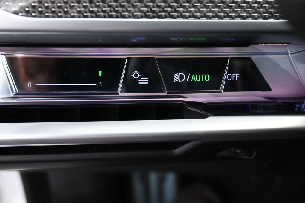Used 2023 BMW i7 xDrive60 AWD/4WD image 21
