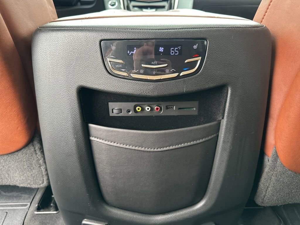 Used 2016 Cadillac Escalade ESV Luxury image 15