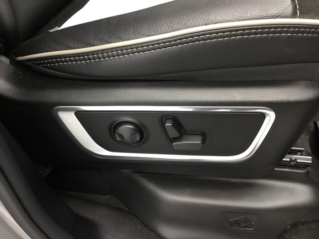 Used 2023 RAM 1500 Laramie AWD/4WD image 46