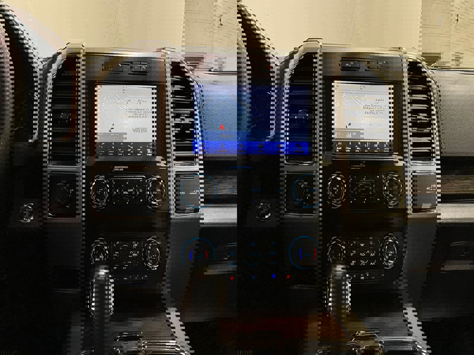 Used 2019 Ford F150 Lariat image 7