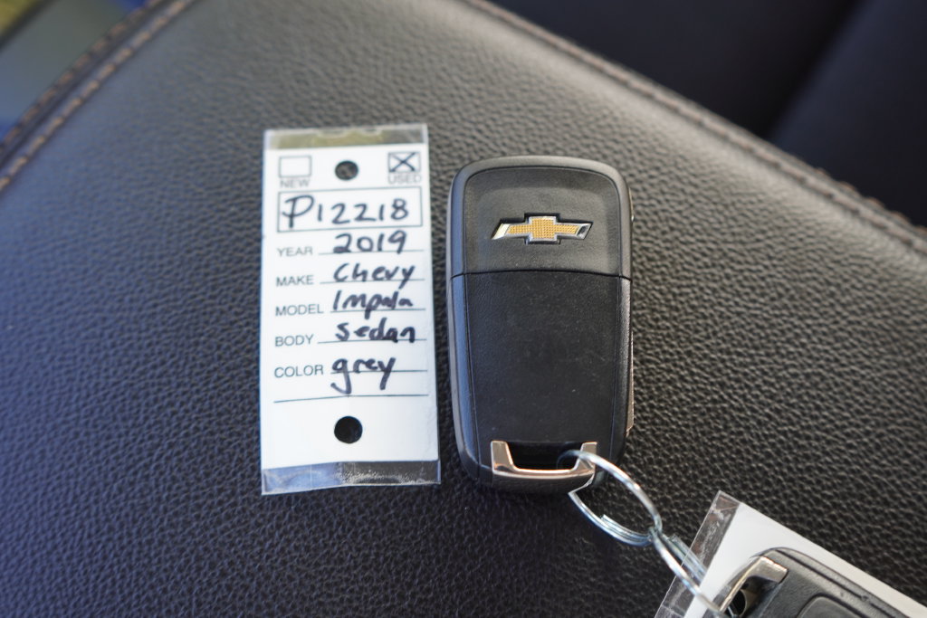 Used 2019 Chevrolet Impala LT FWD image 31
