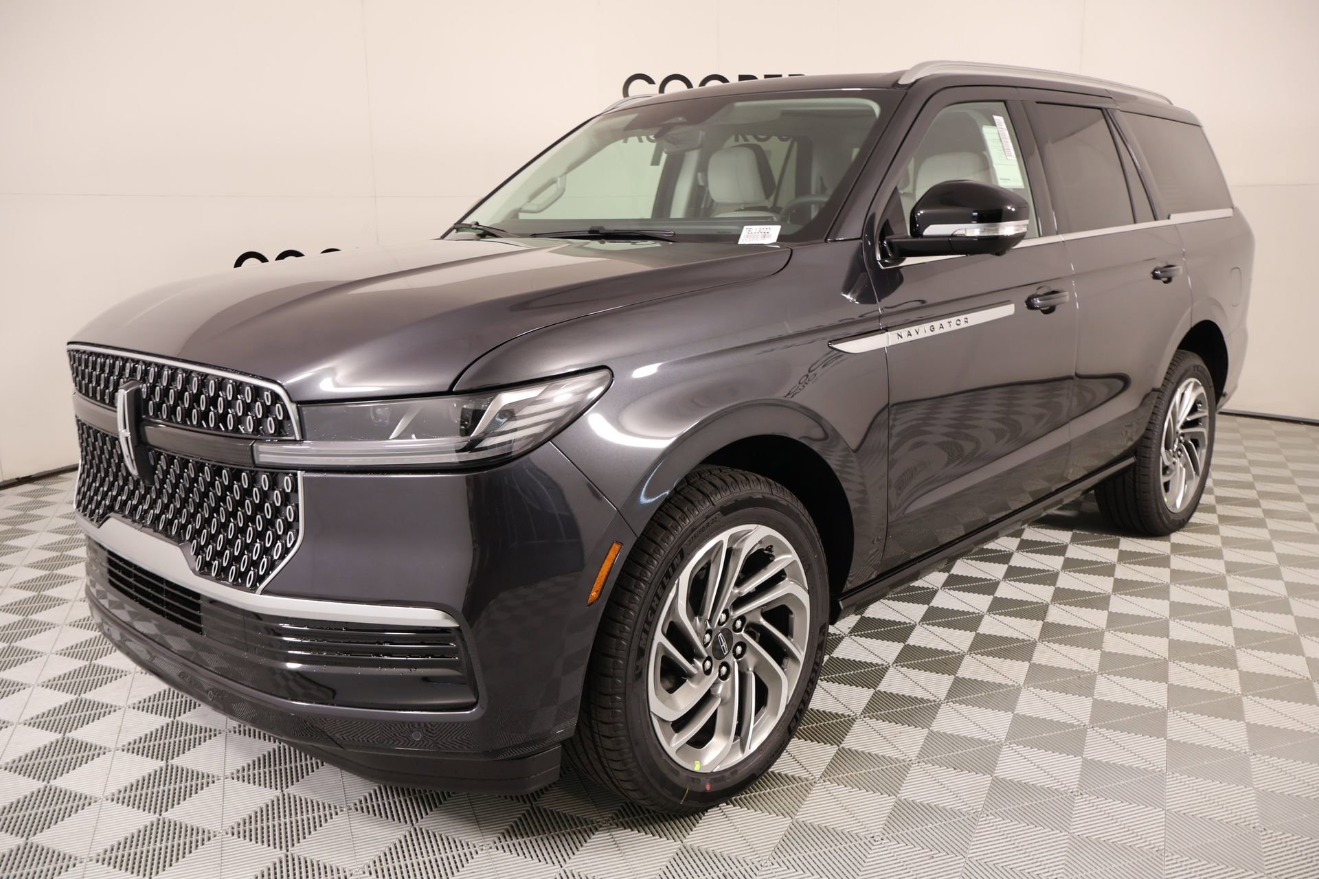 New 2026 Lincoln Navigator Reserve AWD/4WD image 10