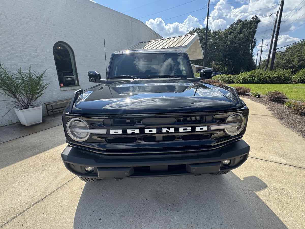 Used 2025 Ford Bronco Outer Banks AWD/4WD image 3