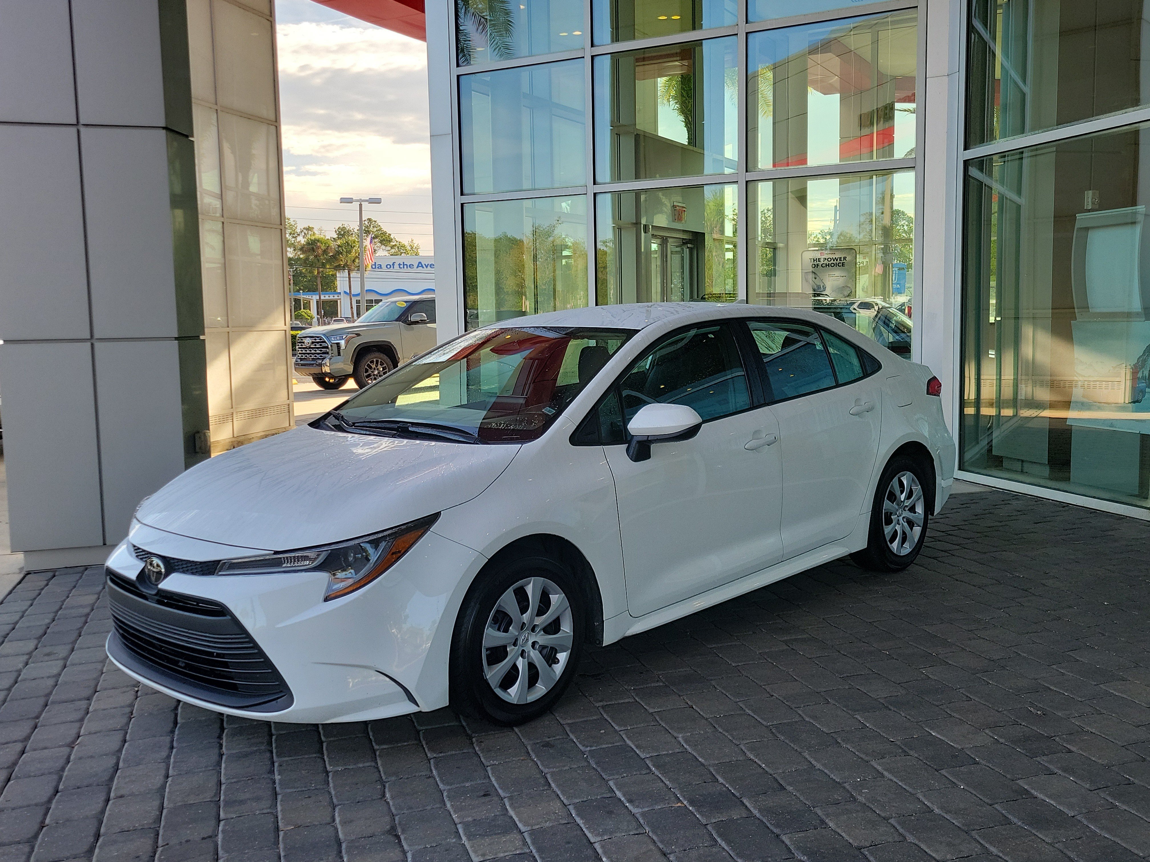 Used 2025 Toyota Corolla LE FWD image 35