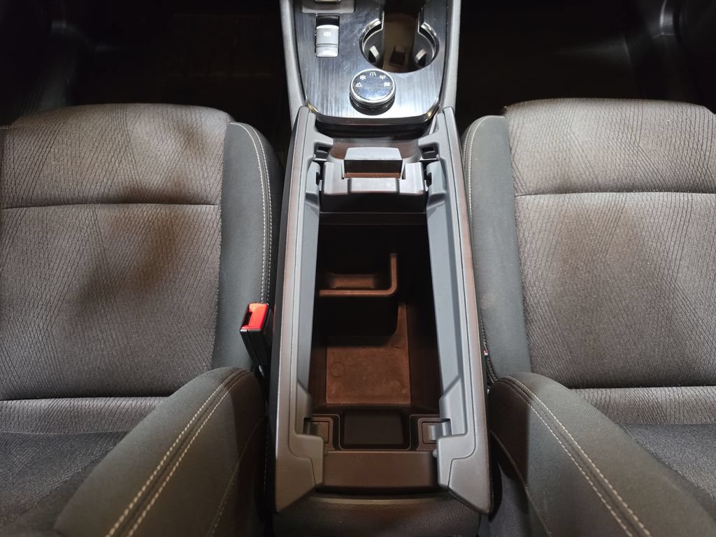 Used 2025 Nissan Rogue SV AWD/4WD image 16