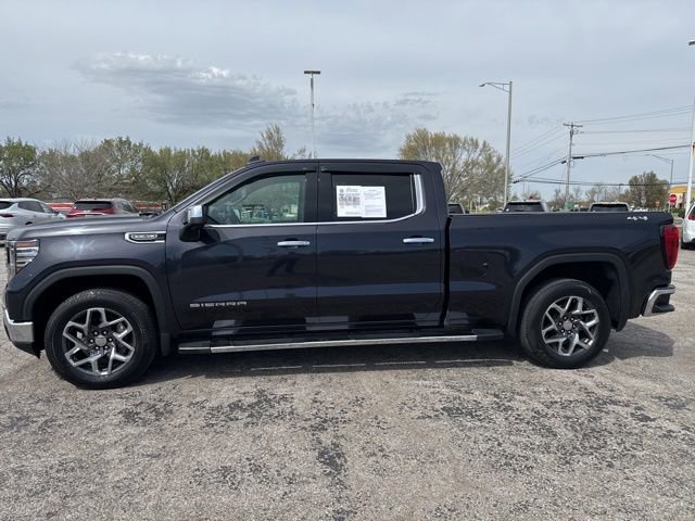 Used 2022 GMC Sierra 1500 SLT image 2