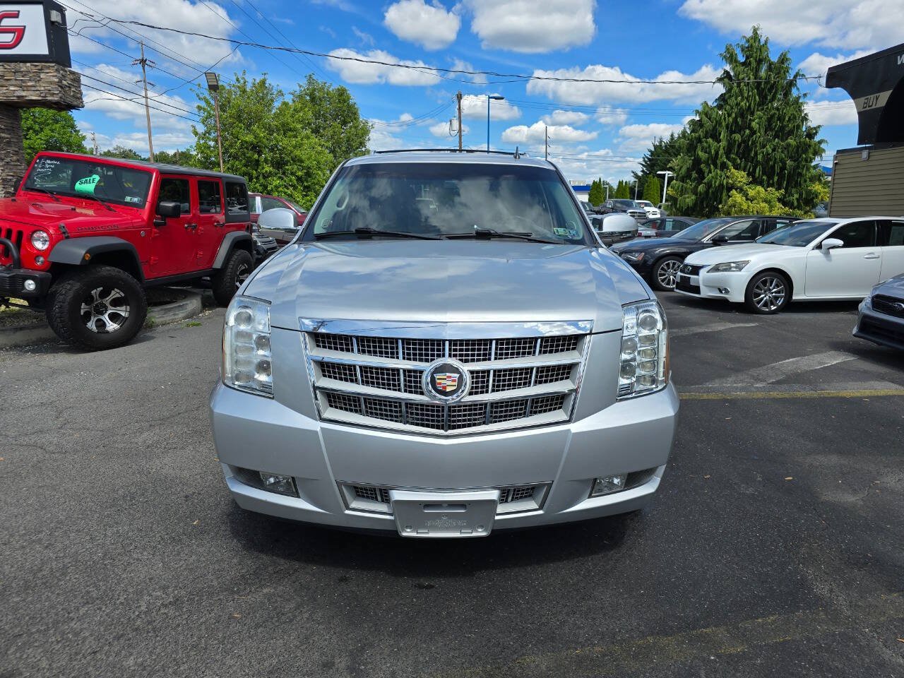 Used 2014 Cadillac Escalade Platinum AWD/4WD image 8