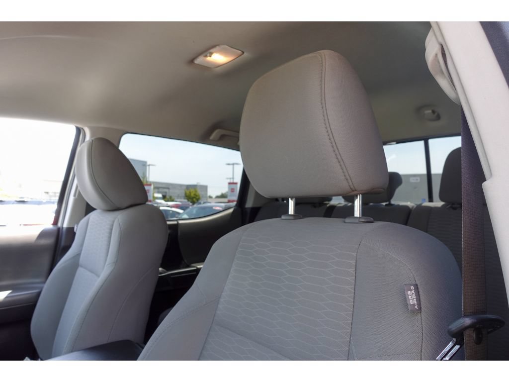 Used 2018 Toyota Tacoma SR5 RWD image 10