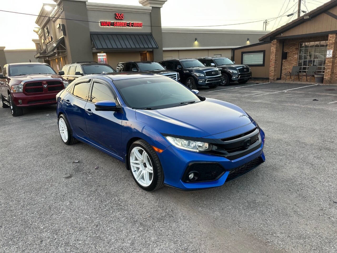 Used 2019 Honda Civic EX image 3