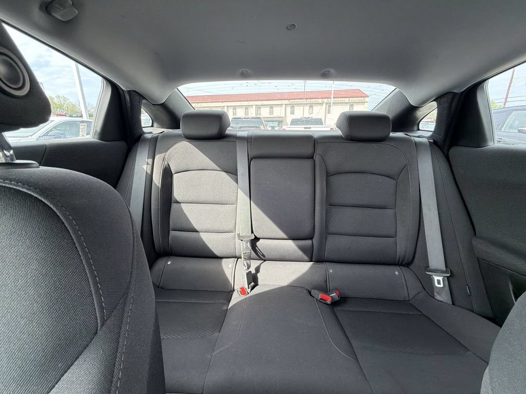 Used 2021 Chevrolet Malibu LT FWD image 28