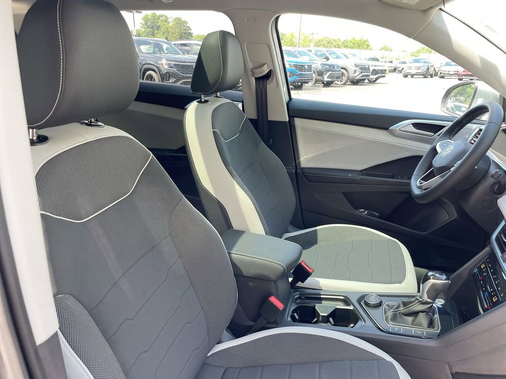 New 2025 Volkswagen Taos SE image 49