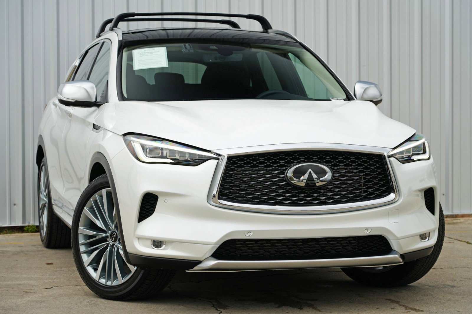 Used 2023 INFINITI QX50 Sensory w/ Accent Package image 4
