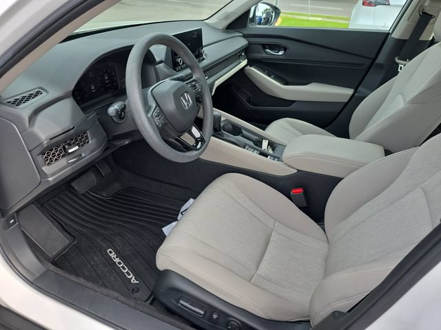 Used 2023 Honda Accord EX image 10