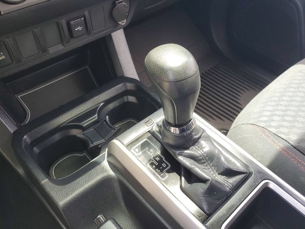 Used 2020 Toyota Tacoma SR5 RWD image 15
