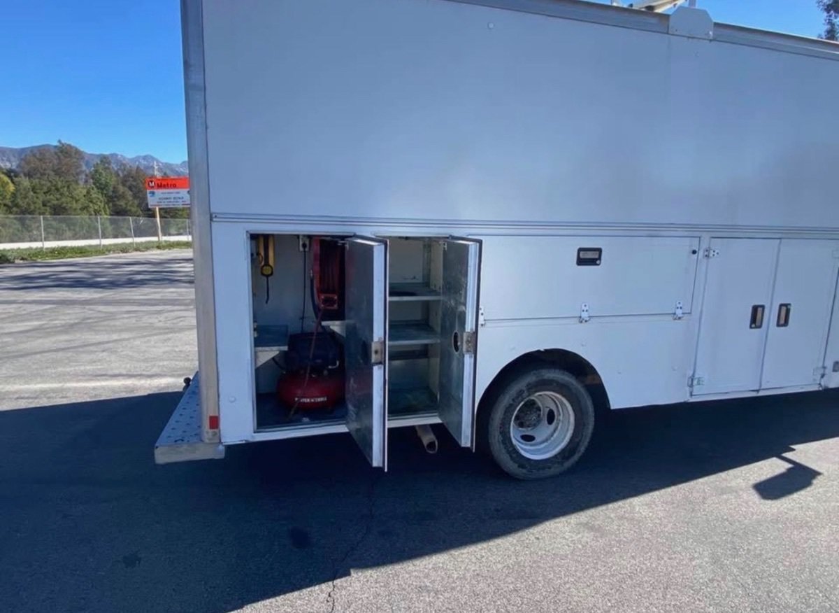 Used 2013 Ford E-450 and Econoline 450 Super Duty w/ PWR Locks & Windows Group RWD image 10