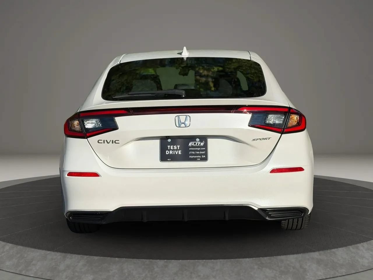 Used 2023 Honda Civic Sport image 4