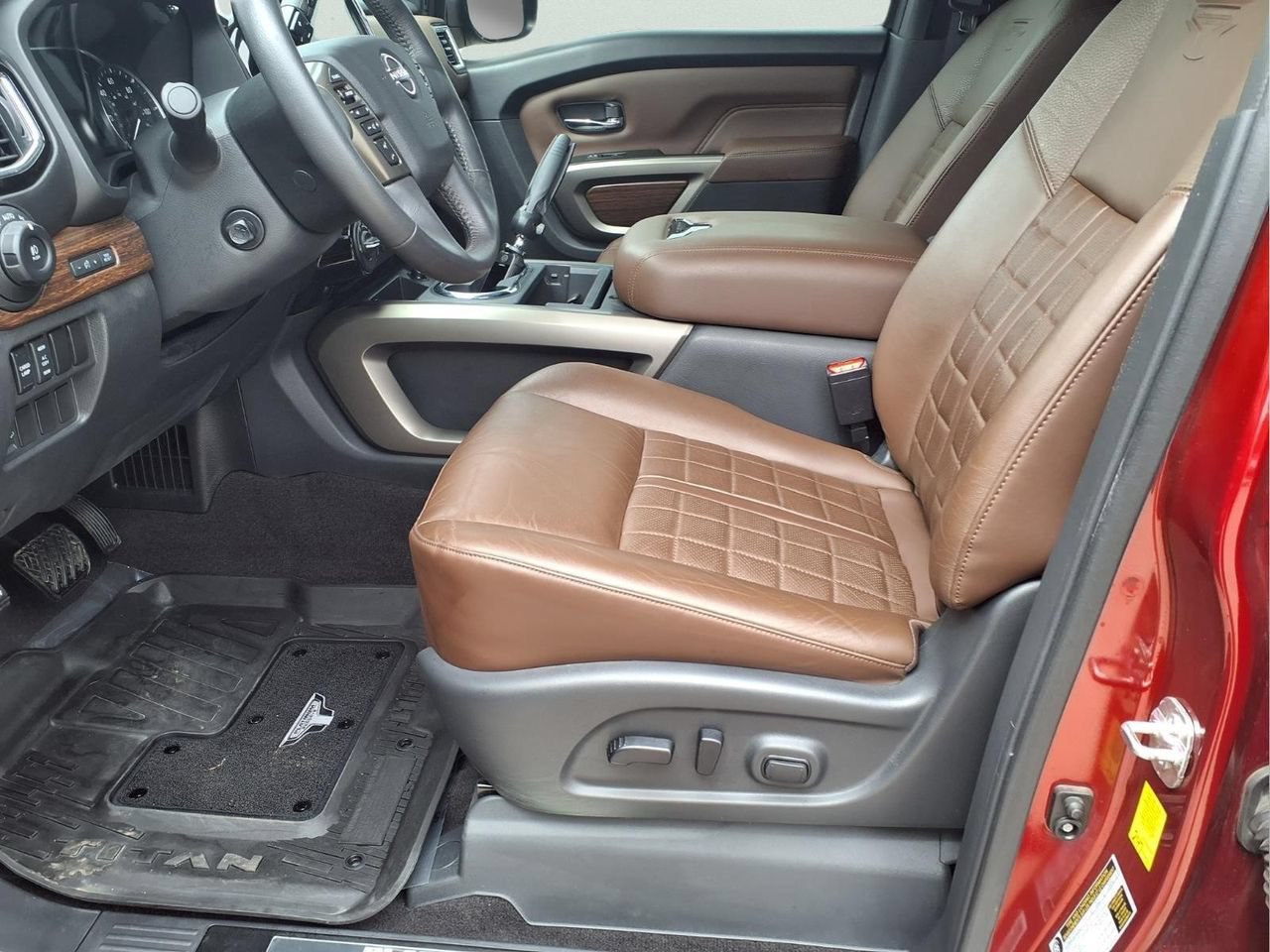 Used 2023 Nissan Titan Platinum Reserve w/ Moonroof Package AWD/4WD image 12