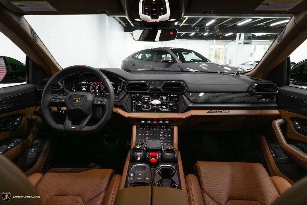 New 2025 Lamborghini Urus SE image 2