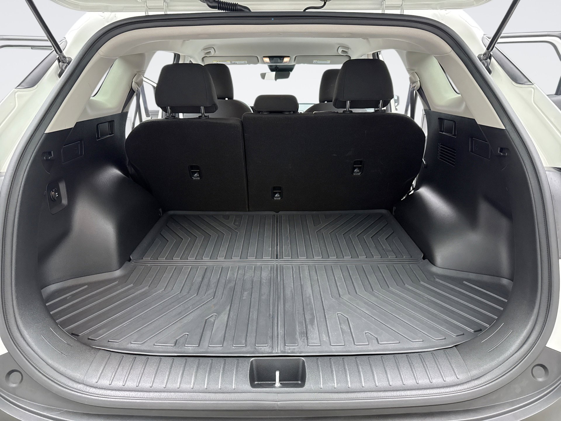 Used 2023 Kia Sportage LX image 19