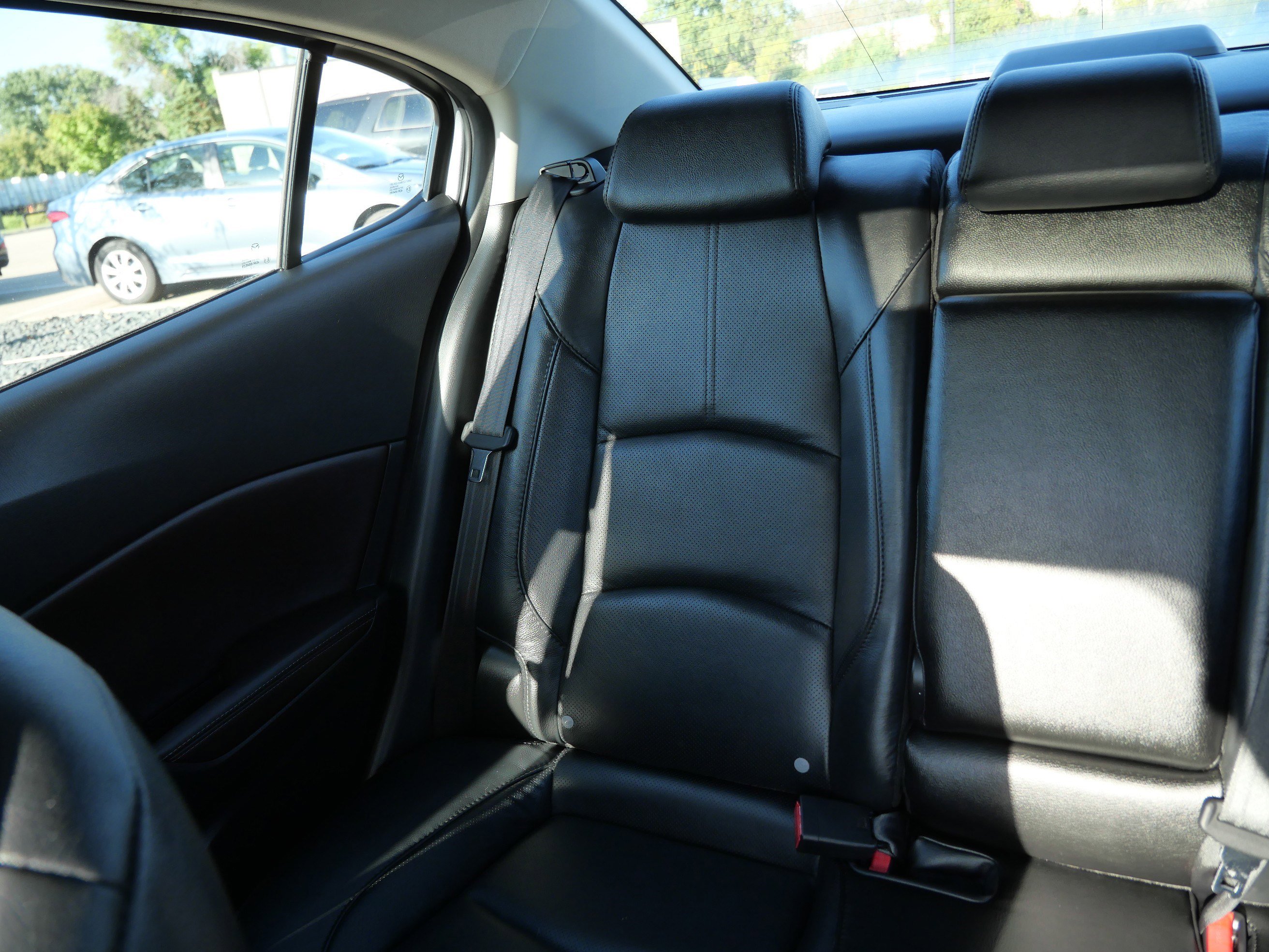 Used 2018 MAZDA MAZDA3 Grand Touring w/ Premium Equipment Package image 12