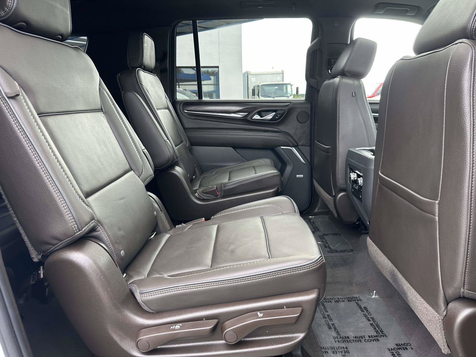 Used 2021 GMC Yukon XL Denali w/ Advanced Technology Package AWD/4WD image 28