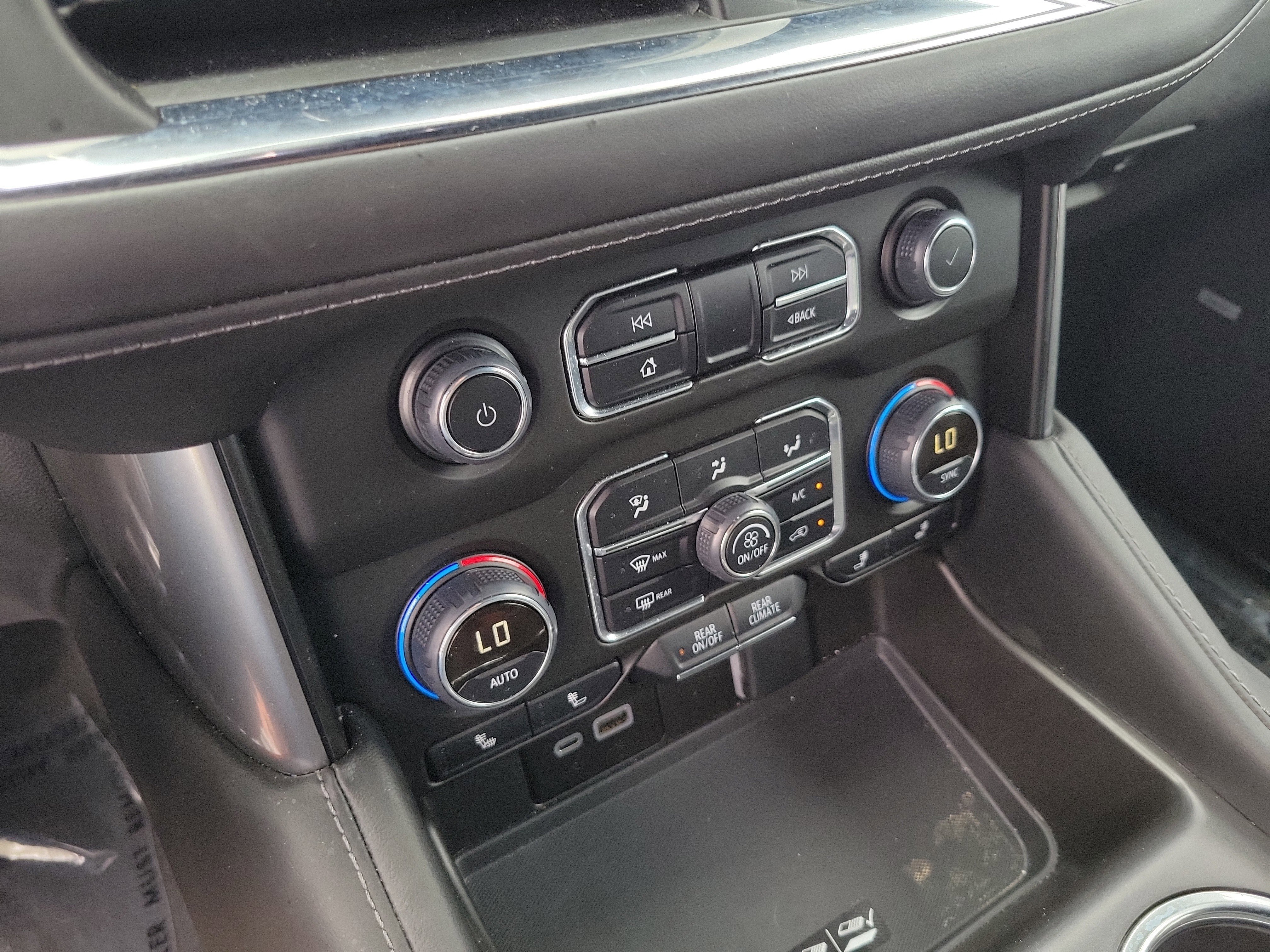 Used 2024 Chevrolet Tahoe LT RWD image 25