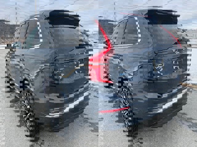 New 2026 Volvo XC90 T8 Plus w/ Protection Package Premier image 2