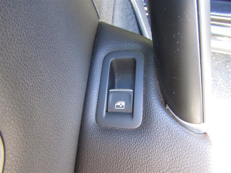 Used 2017 Volkswagen GTI SE image 25