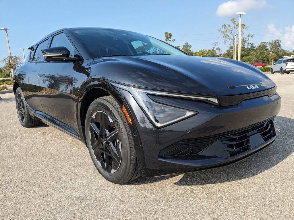 New 2025 Kia EV6 Wind RWD image 2