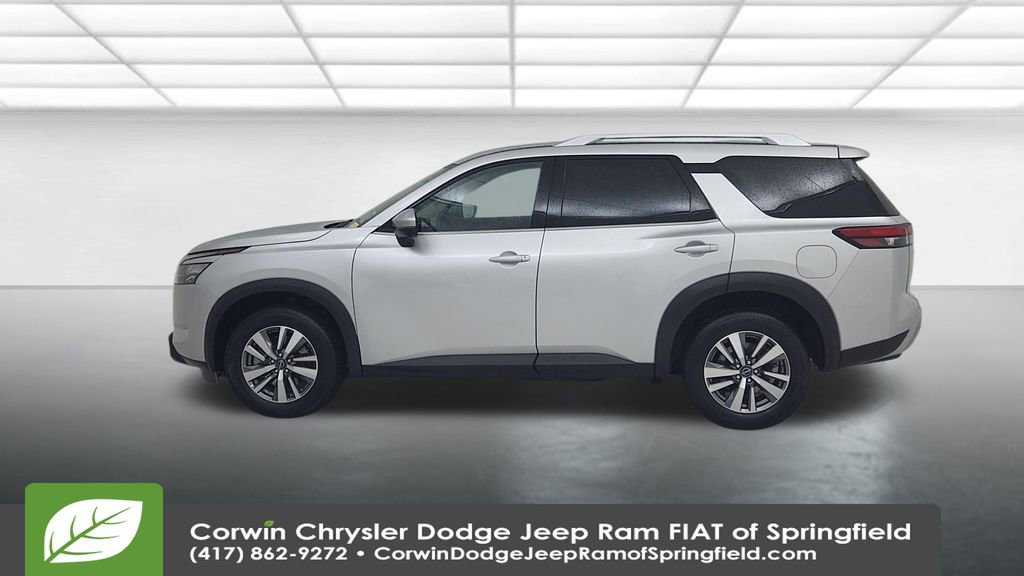 Used 2025 Nissan Pathfinder SL image 9