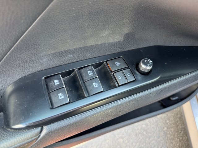 Used 2019 Toyota Camry XLE FWD image 22