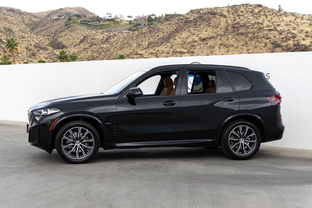 Certified 2024 BMW X5 xDrive40i w/ M Sport Package image 3