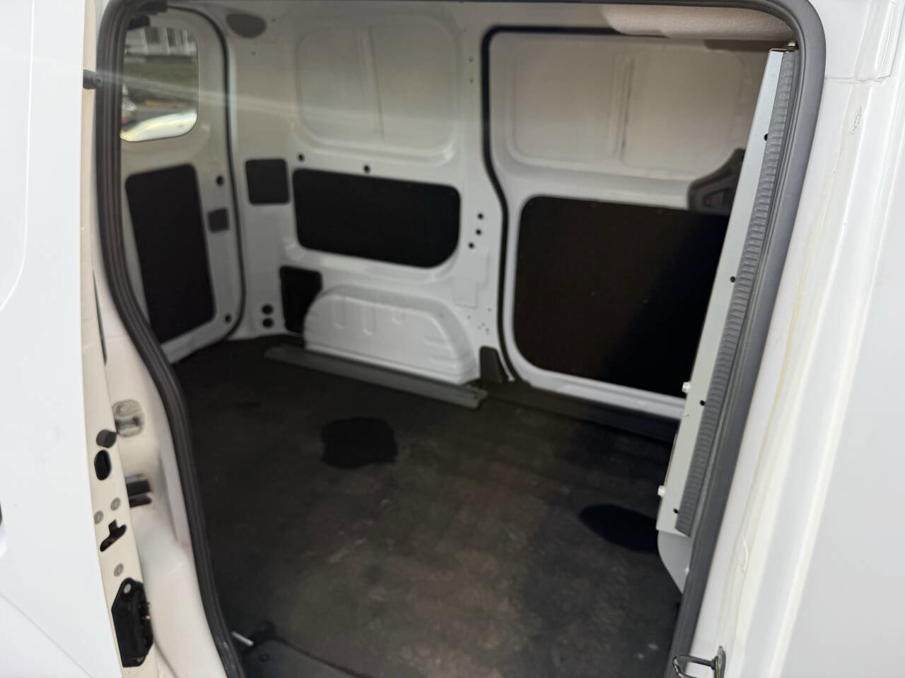 Used 2018 Nissan NV200 S w/ Back Door Glass Package image 10
