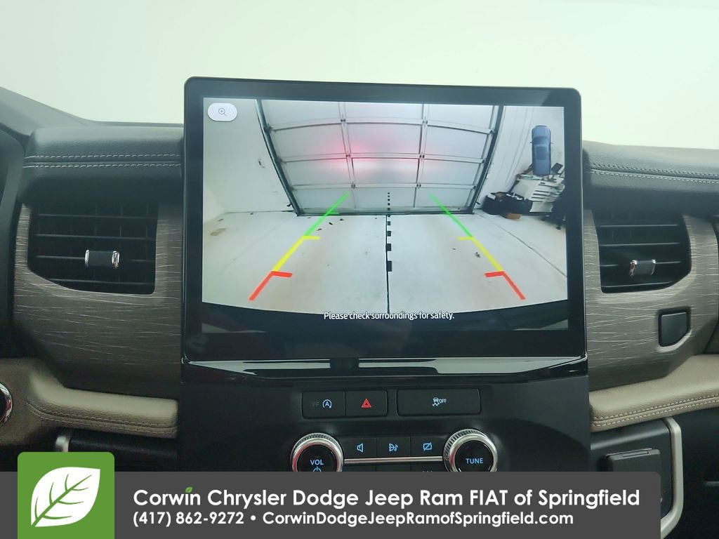 Used 2024 Ford Expedition Limited image 17