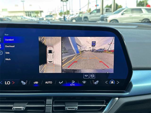 Used 2025 Chevrolet Equinox EV LT w/ LPO, All-Weather Mat Package image 20