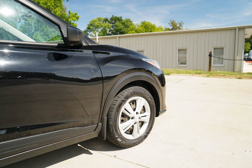 Used 2022 Nissan Kicks S FWD image 17