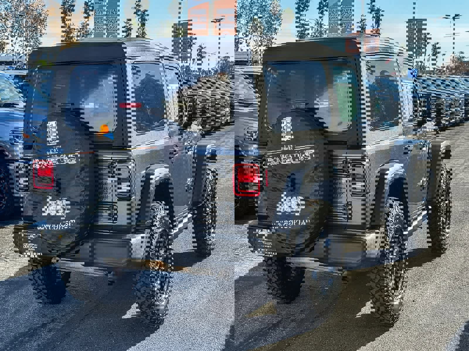 Used 2023 Jeep Wrangler Willys image 3