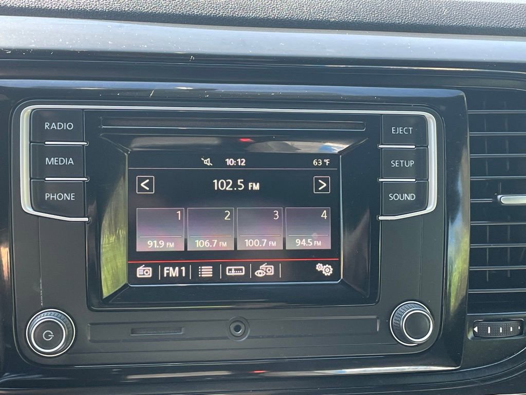 Used 2019 Volkswagen Beetle 2.0T S FWD image 25