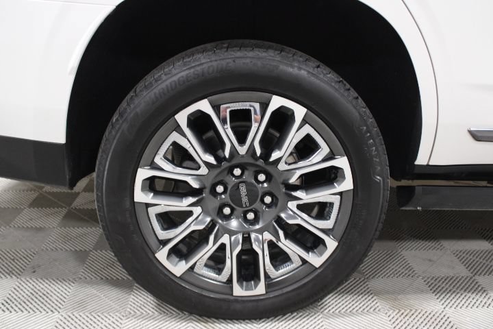 Used 2024 GMC Yukon Denali Ultimate AWD/4WD image 45