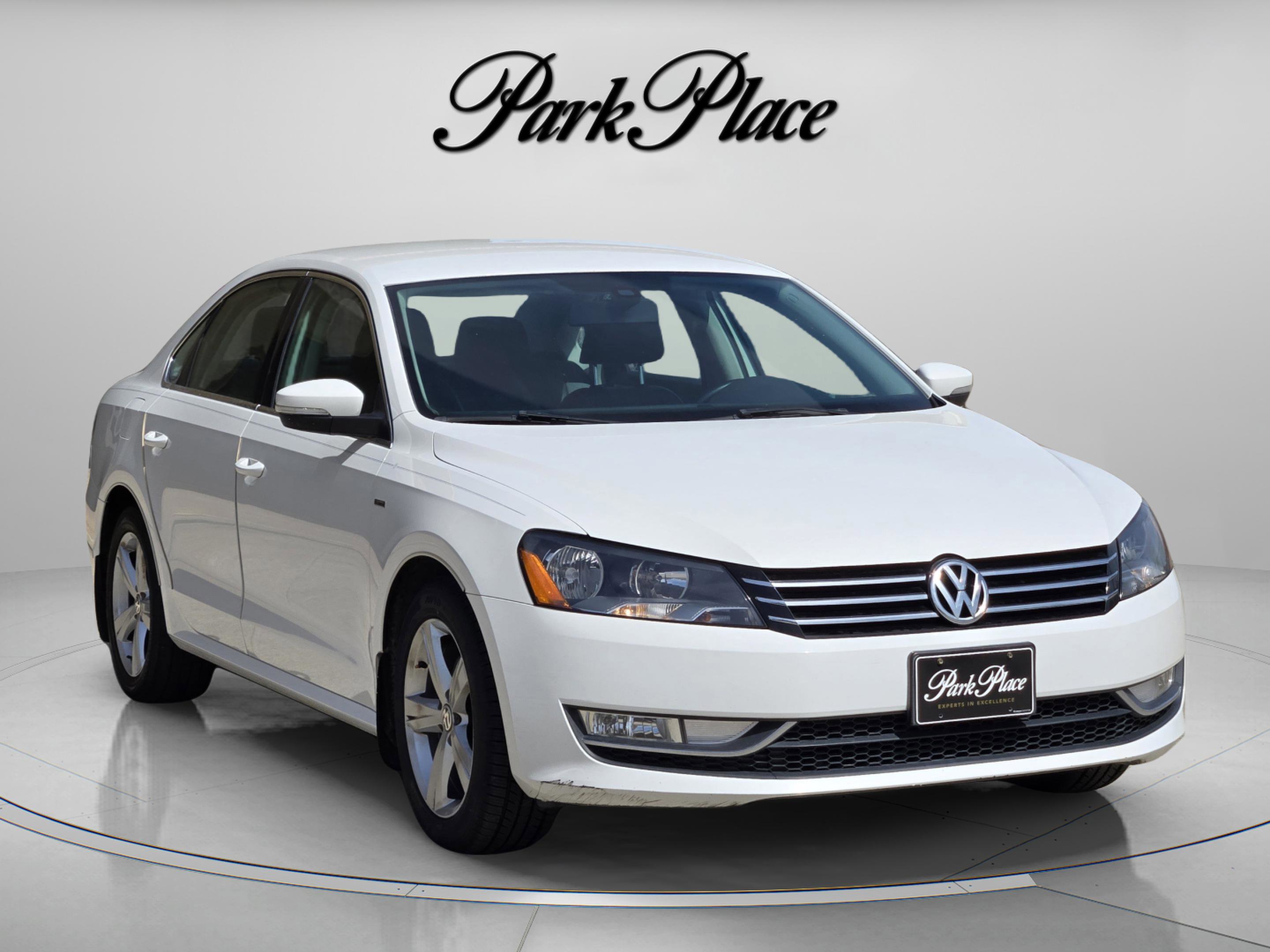 Used 2015 Volkswagen Passat 1.8T Limited Edition FWD image 8