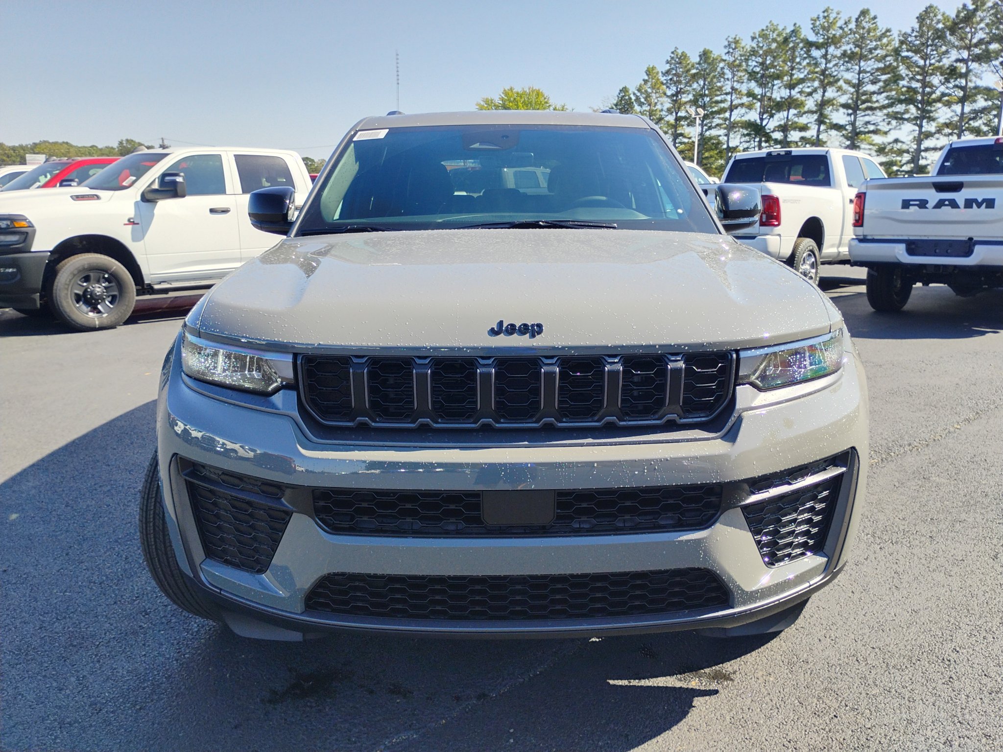 New 2027 Jeep Grand Cherokee Altitude AWD/4WD image 2