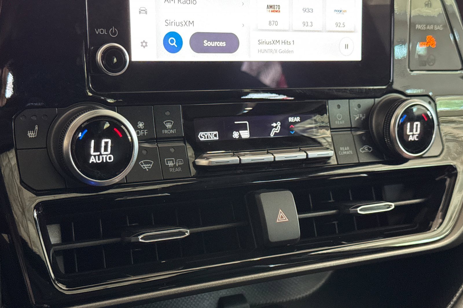 Used 2023 Toyota Highlander XLE image 22