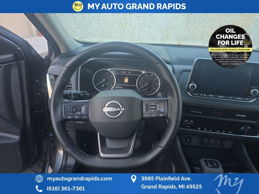 Used 2025 Nissan Rogue SV AWD/4WD image 13
