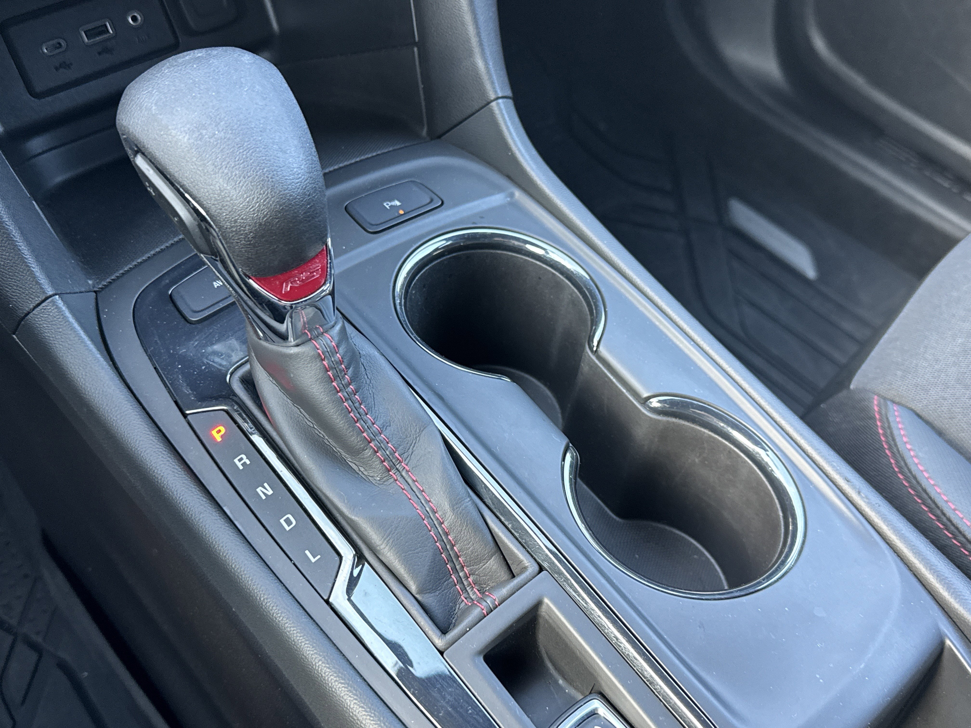 Used 2023 Chevrolet Equinox RS w/ LPO, Floor Liner Package image 15