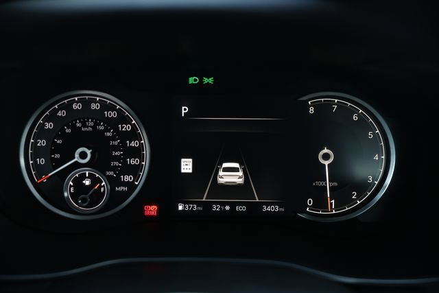 Certified 2025 Genesis G70 2.5T image 29